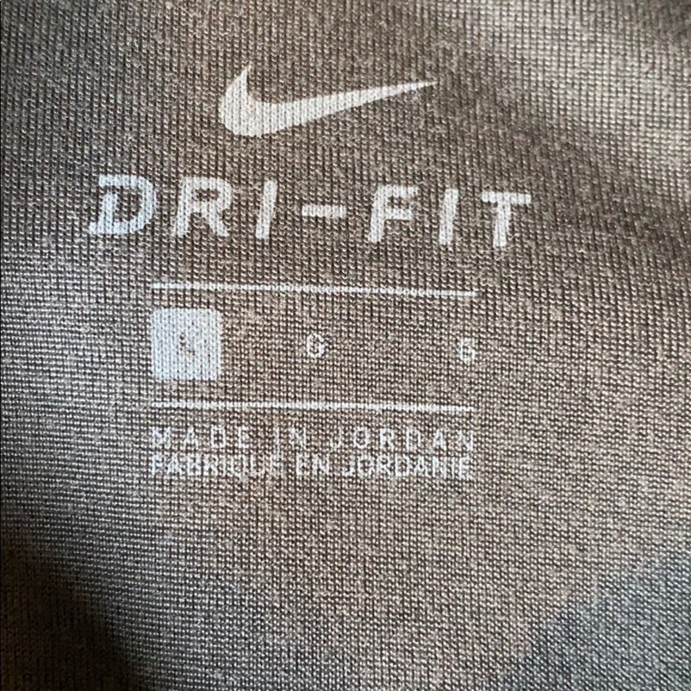 Nike Dri Fit pullover - Picture 2 of 2